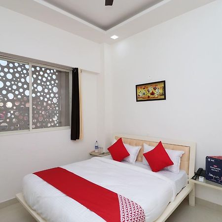 Oyo 13406 Hotel Golden Leaf Bareilly Exterior foto