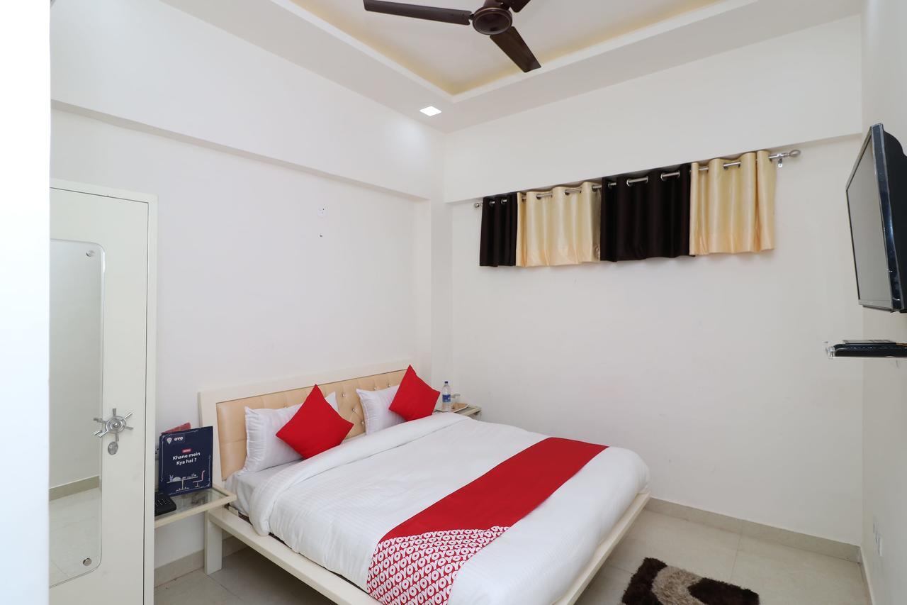 Oyo 13406 Hotel Golden Leaf Bareilly Exterior foto